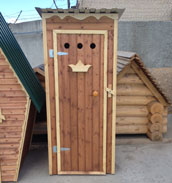 Деревянный туалет