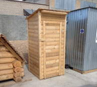 Деревянный туалет